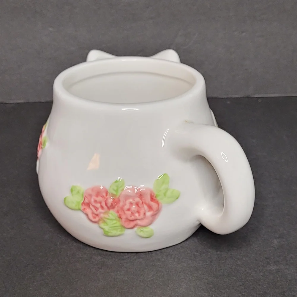 Cute Kitty & Roses Tea Cup with Tea Bag Pocket